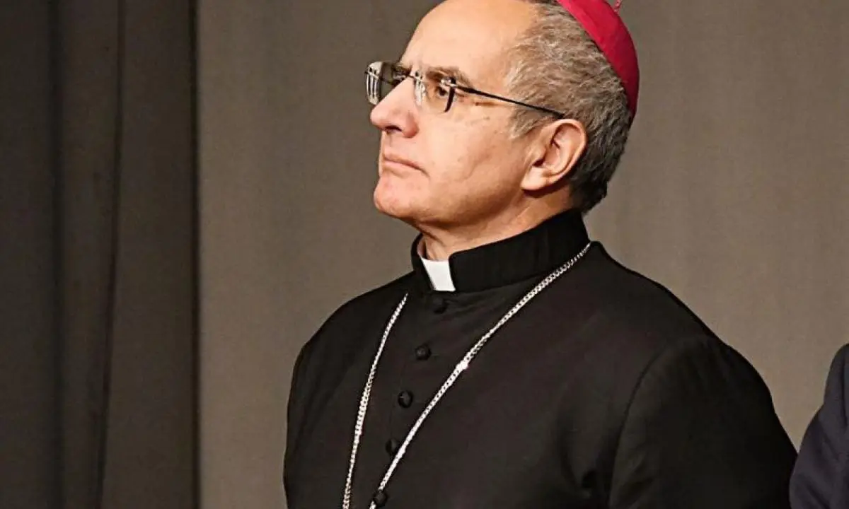 1636708909 0 rugolo il vescovo al telefono ho insabbiato il carteggio con la chiesa