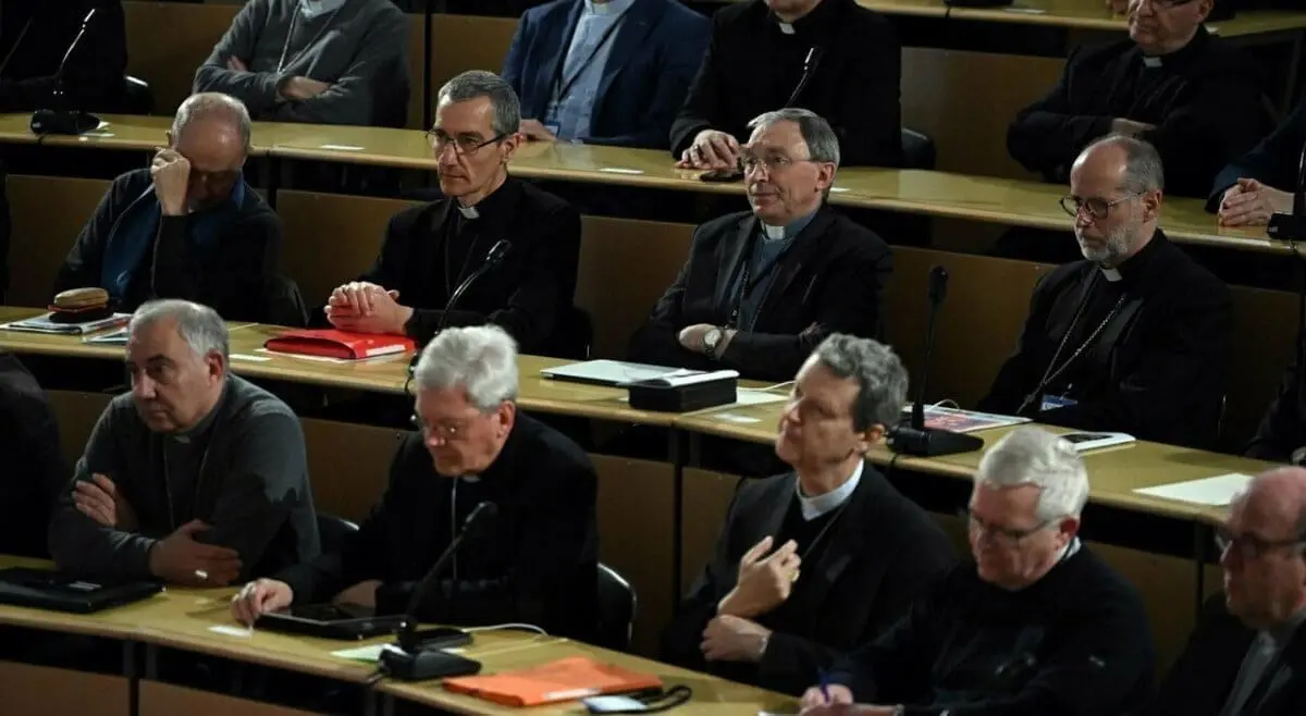 6309170 1731 pedofilia chiesa francia