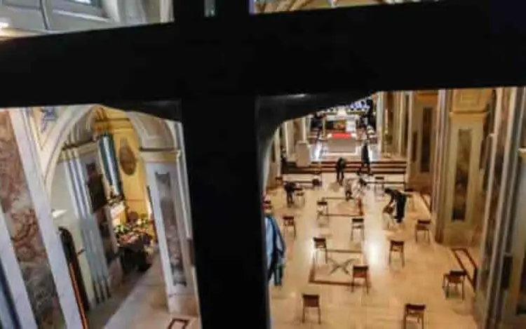 chiesa croce posti covid dpcm lapresse 2020 640x300 1