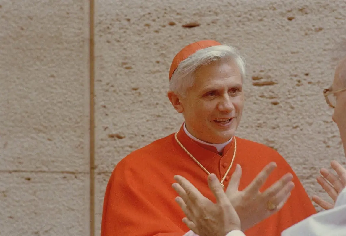 21est1 f01 ratzinger ap 7