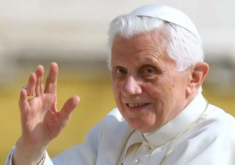 ratzinger Benedetto XVI 690x362 1