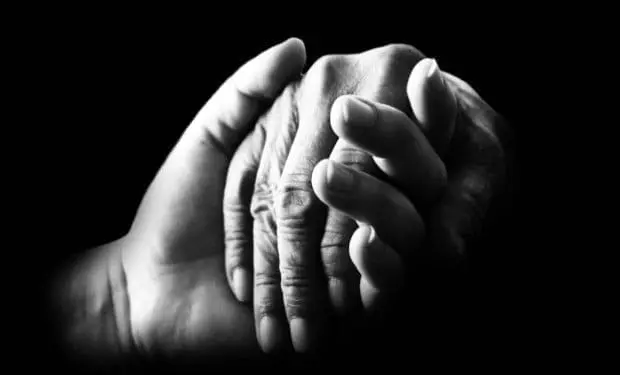 1648209323Hands 699486