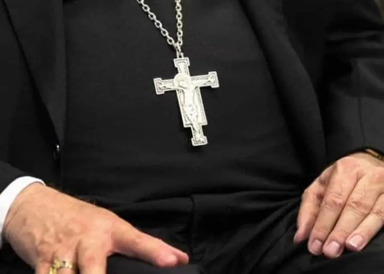 prete pedofilia pedofilo sacerdote 2 2