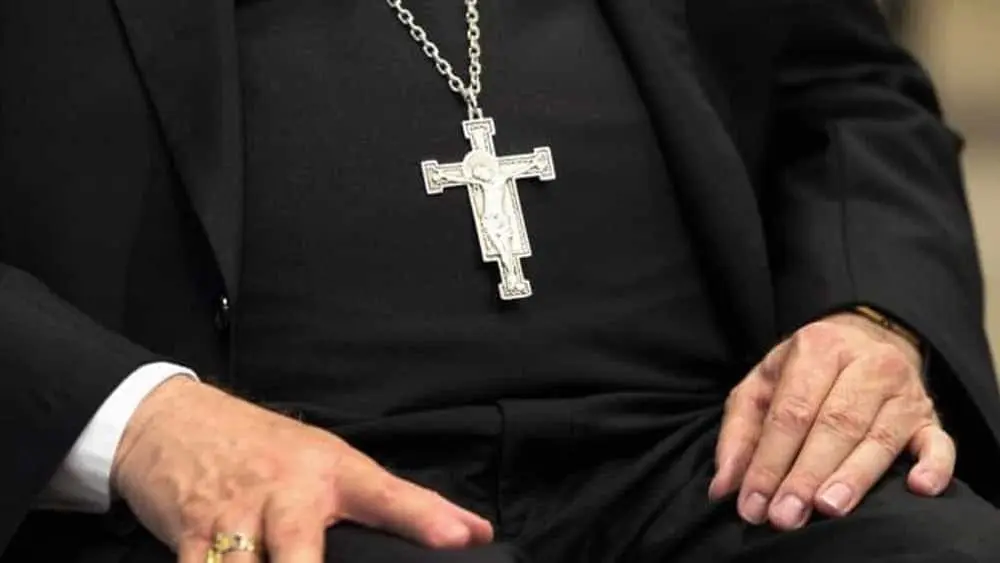 prete pedofilia pedofilo sacerdote 2 2