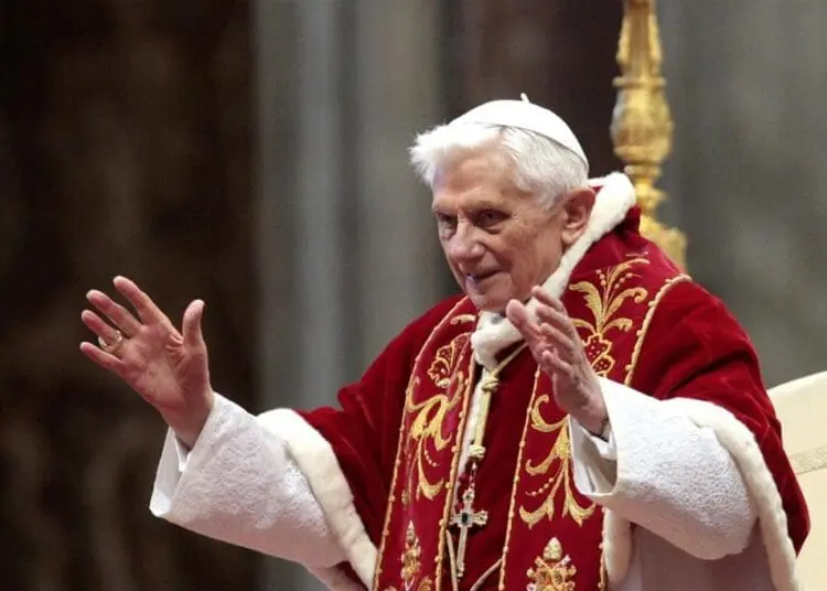 Ratzinger, vittima di abusi in Germania denuncia il papa emerito: «Sapeva tutto» 2 BXVI58