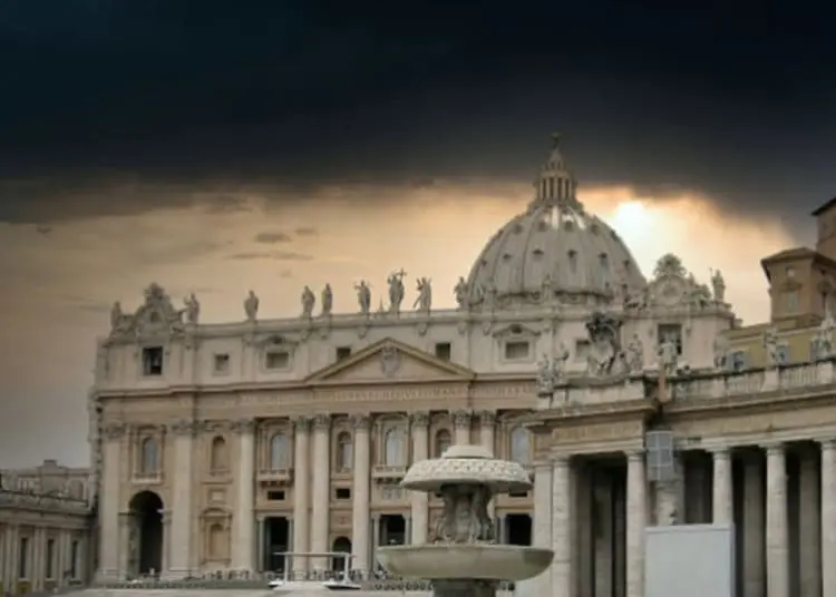 Caso Rupnik: mentre la CEI promuove chi lo osanna, in Brasile ritirata per “indegnità” la laurea honoris causa