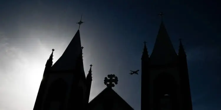 Emergono altri scandali di abusi sessuali nella Chiesa cattolica, ora in Colombia