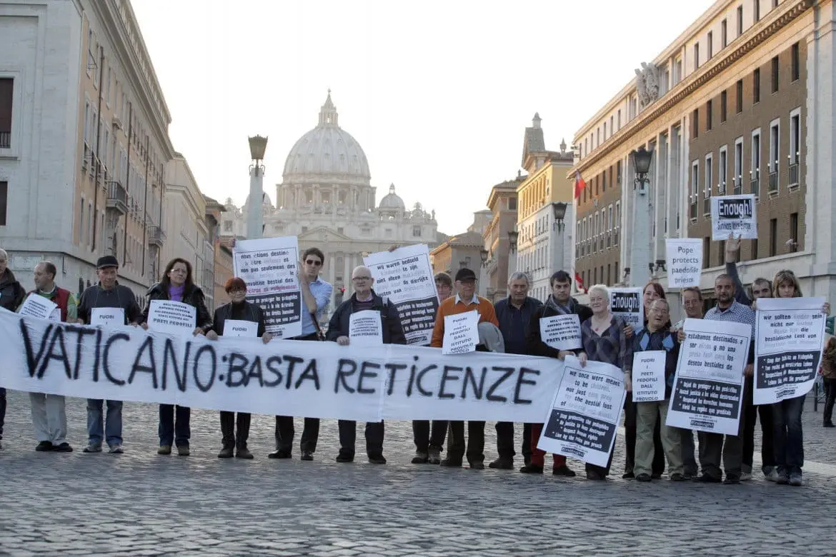 18soc2f01 pedofilia vaticano lapresse