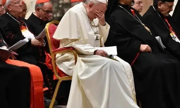 «Vittime isolate, preti protetti». Il report sugli abusi nella chiesa che imbarazza vescovi e Vaticano