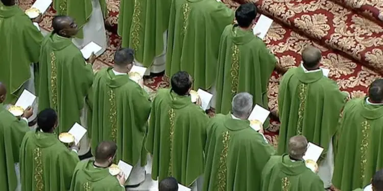 Svizzera, minacce di morte al prete che denunciò omissioni e abusi sessuali facendo partire maxi inchiesta, nei guai 4 vescovi