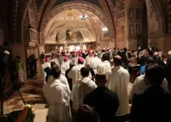 Abusi e violenze nella chiesa: numeri e lacune dell’ultimo report della Cei
