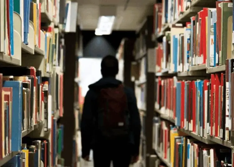 Prof di religione accusato di violenza sessuale sugli alunni: Diocesi fuori dal processo