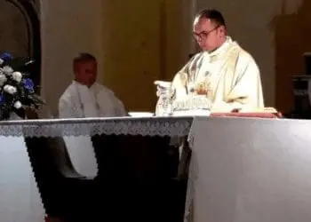 Processo abusi prete Enna, oggi è il giorno della sentenza: «Ha già vinto il coraggio della vittima che ha denunciato»