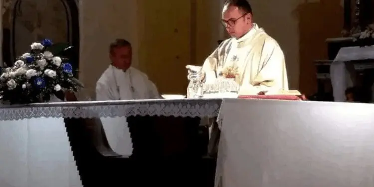 Processo abusi prete Enna, oggi è il giorno della sentenza: «Ha già vinto il coraggio della vittima che ha denunciato»