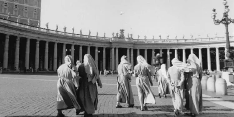 “Io, suora violentata, quando ho denunciato hanno chiuso gli occhi. La Chiesa si scuota”