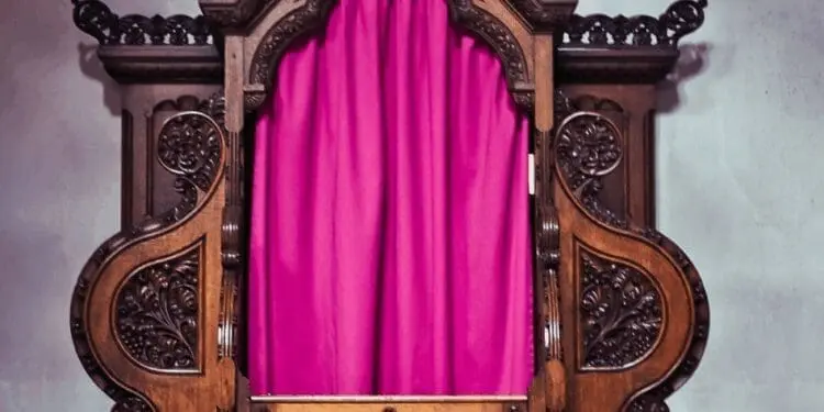 Denuncia gli abusi del cappellano militare, il giovane racconta: «Stavo male, ma non avevo scelta»