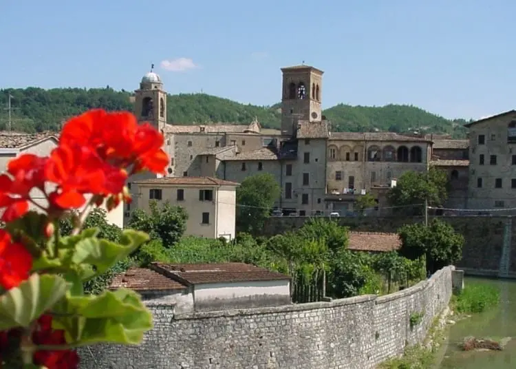 Italia: irruzione della polizia nella casa di un prete di Neuchâtel