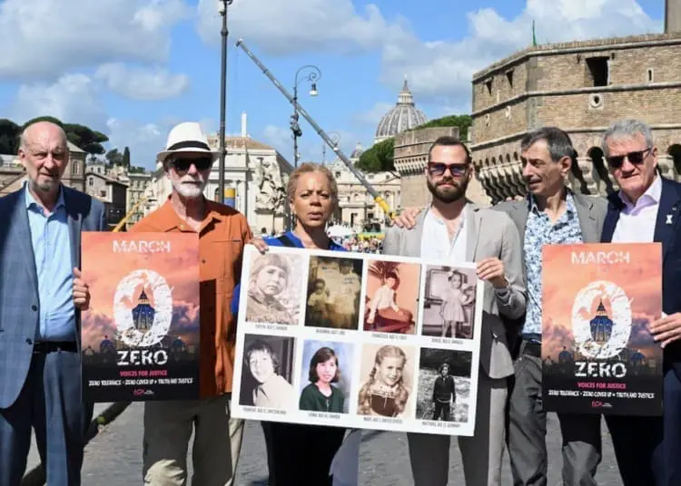 Gli attivisti rimproverano il Papa per la gestione degli abusi sessuali e degli insabbiamenti