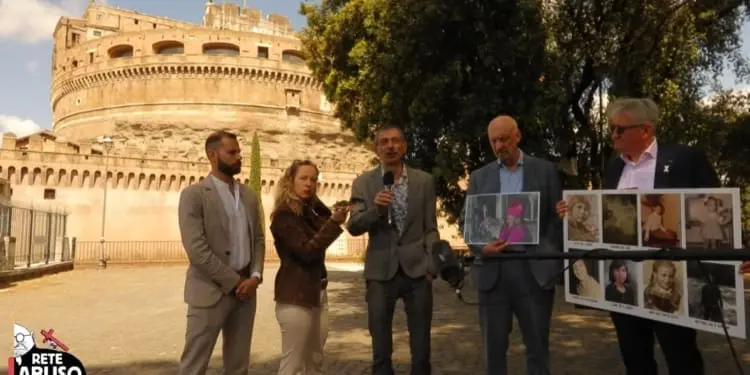 L’intervento di Francesco Zanardi – Il rimprovero degli attivisti al papa