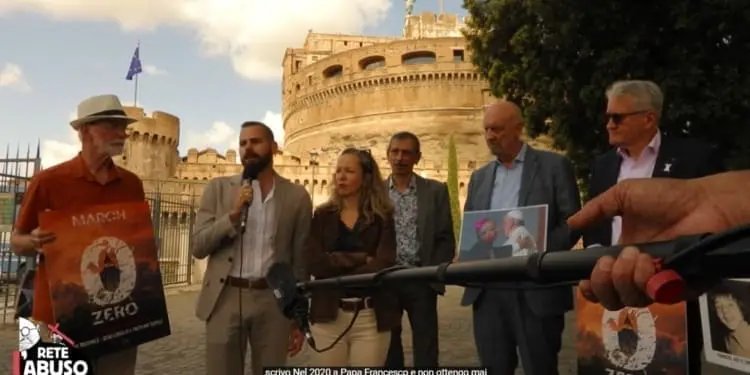 L’intervento di Federica Tourn e Antonio Messina – Il rimprovero degli attivisti al papa