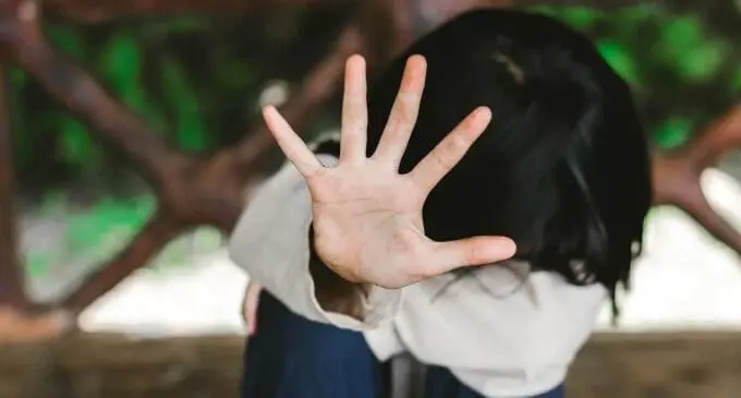 Lazio – Pedofilia: troppi episodi nel Lazio, la Chiesa corre ai ripari e redige un ‘manuale’ per sacerdoti e responsabili educativi