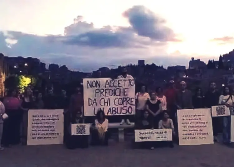 ENNA – Blitz di protesta in 2 chiese “Non accetto prediche da chi copre un abuso” – Video