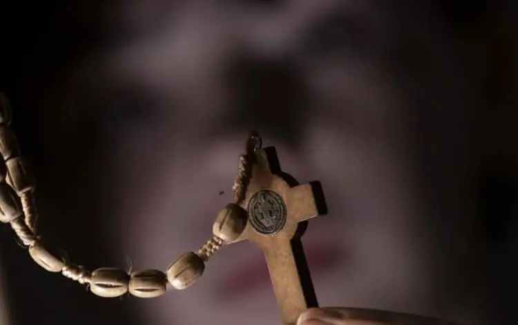 Prete sospeso dopo nuove accuse di abusi