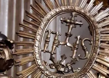 Abusi nel movimento eucaristico giovanile: le accuse contro padre Sauro De Luca