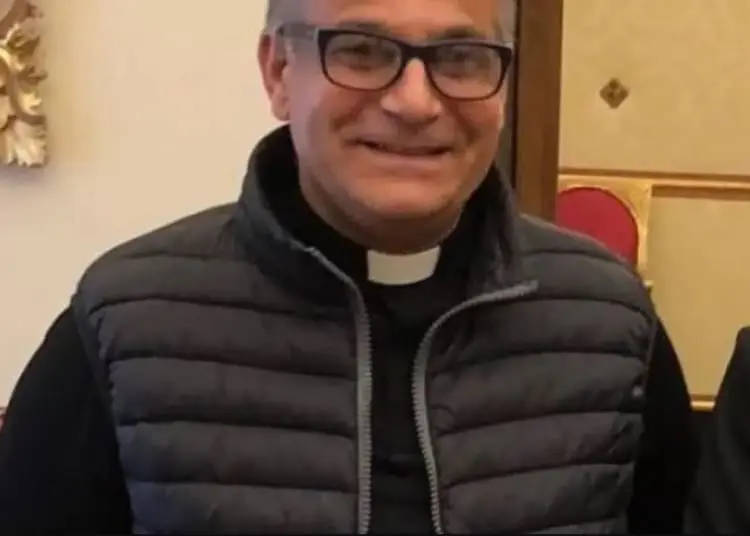 Genova, scarcerato il parroco arrestato per violenza sessuale su minori: andrà in una comunità