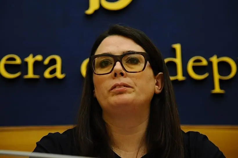 Violenza su minori in ambito settario e religioso, Stefania Ascari deposita una interrogazione parlamentare