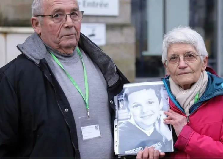 Chirurgo pedofilo a processo per violenze su 300 giovani pazienti: approfittava di loro mentre erano sotto anestesia