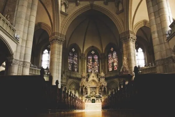 Germania, chierichetti in sciopero in difesa del prete accusato di festini alcolici