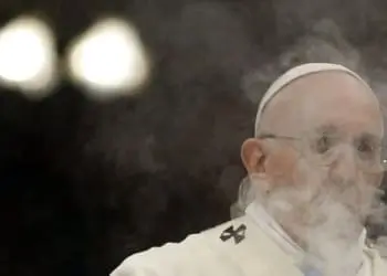 Preti pedofili, le associazioni delle vittime contro Papa Francesco