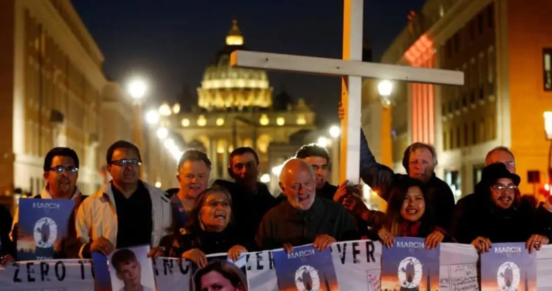 Preghiamo per il Papa… ma non lo santifichiamo! – Comunicato congiunto Rete L’ABUSO Coordinamento Famiglie