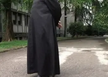 Preti e violenze sessuali su donne e bambini: tutti i casi più controversi