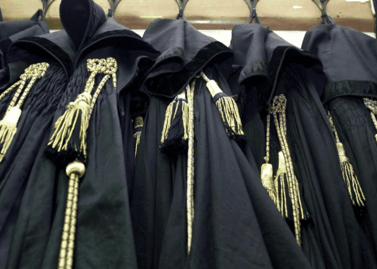 Bergamo, padre Zanotti accusato di violenza sessuale. “Quel ragazzo ha dormito con me due volte”