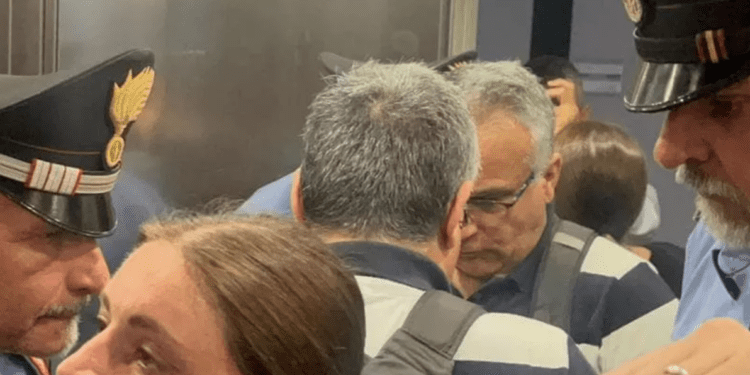 Finale Ligure, violenza sessuale su minori in cambio di regali: rito abbreviato per padre Melis