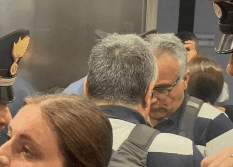 Finale Ligure, violenza sessuale su minori in cambio di regali: rito abbreviato per padre Melis