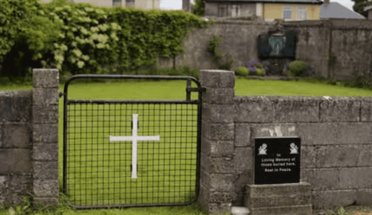 Si prevede che 796 neonati morti saranno trovati nascosti nella fossa biologica di una casa di madri nubili gestita da suore