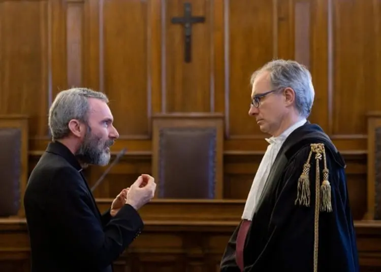 Sacerdote condannato per distribuzione e possesso di materiale pedopornografico lavora ancora in Vaticano 1 Sacerdote condannato per distribuzione e possesso di materiale pedopornografico lavora ancora in Vaticano