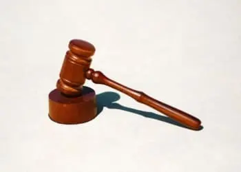 Giovedì 14 agosto il processo a porte chiuse al prete ticinese accusato di abusi