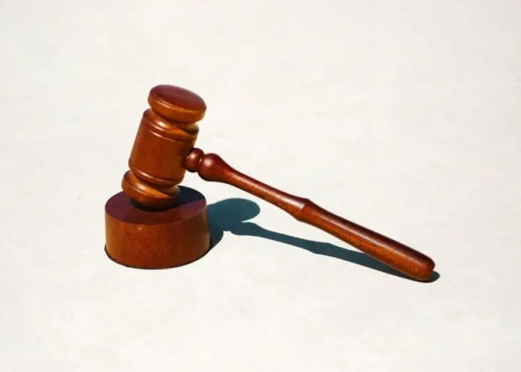 Giovedì 14 agosto il processo a porte chiuse al prete ticinese accusato di abusi