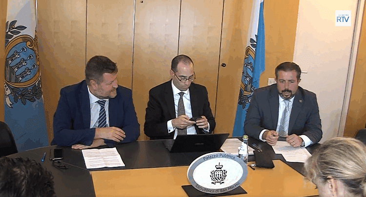 Caso pedofilia, opposizioni attaccano: “Verrà insabbiato tutto, dibattito imbarazzante in Aula” 1 Caso pedofilia, opposizioni attaccano: “Verrà insabbiato tutto, dibattito imbarazzante in Aula”