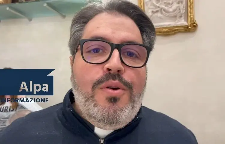 Sospensione a divinis per padre Adamo. Rimozione da parroco già a ottobre