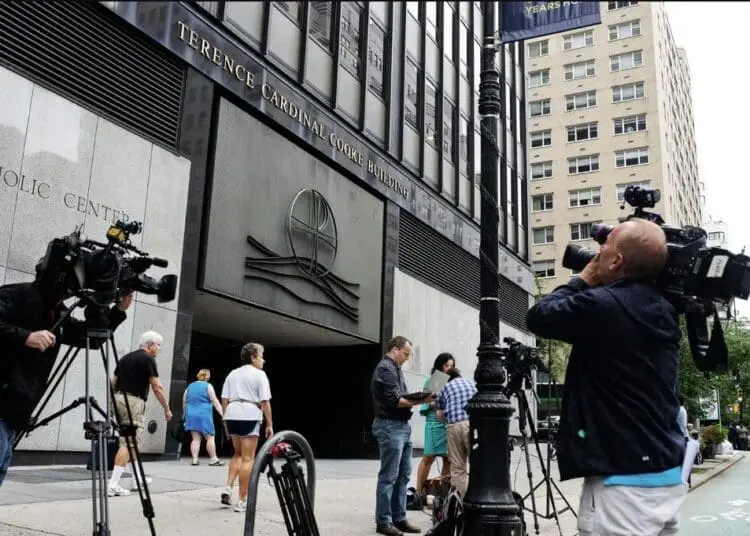L’arcidiocesi di New York negozierà un accordo per gli abusi sessuali per 1.300 accusatori