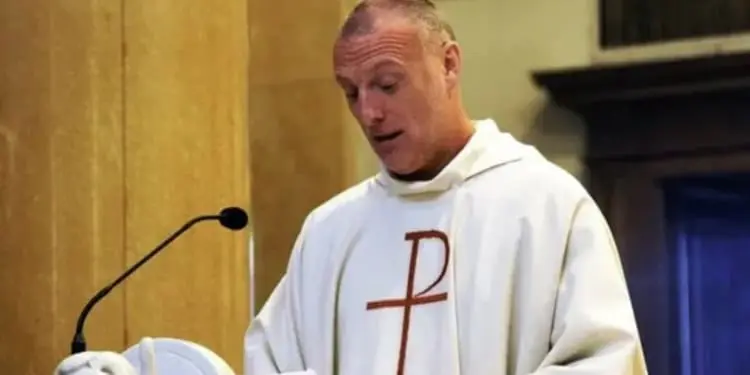 Violenza sessuale, don Samuele Marelli andrà alla sbarra: il sacerdote avrebbe abusato di 4 ragazzi dell’oratorio