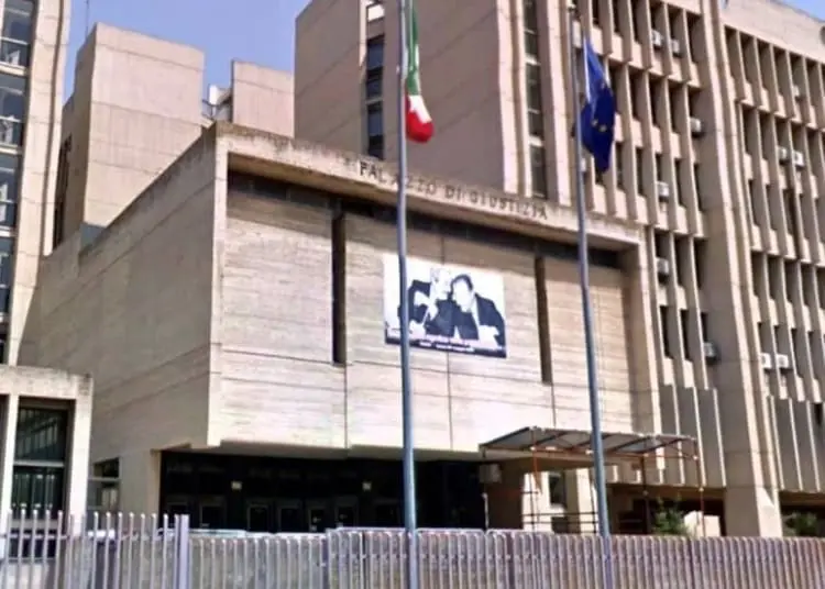 «Molestato in seminario» Ex docente di religione chiede i danni alla curia 1 «Molestato in seminario» Ex docente di religione chiede i danni alla curia