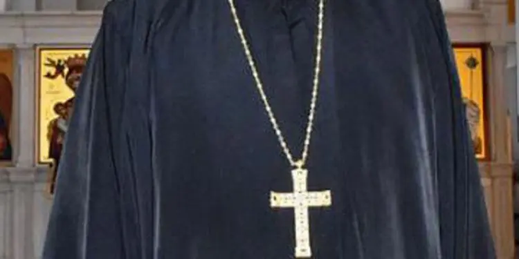 Un prete montenegrino ha abusato sessualmente dei propri figli, accusa l’ex popadija