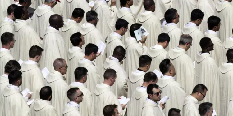 Abusi in convento a Oristano a fine anni ’80, condannato perde i voti da prete