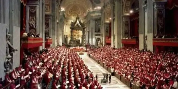 Sottoposto alla autorità canonica Vaticana